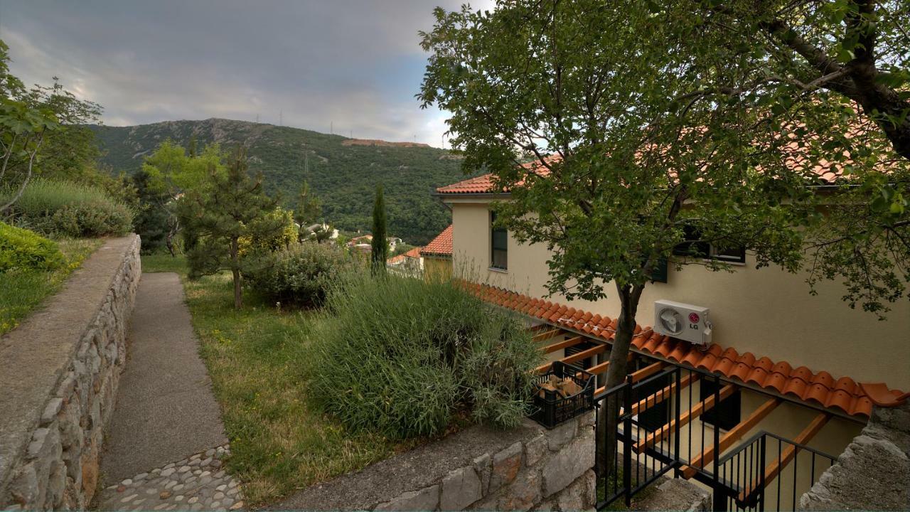 Apartment Kuk Senj  Buitenkant foto